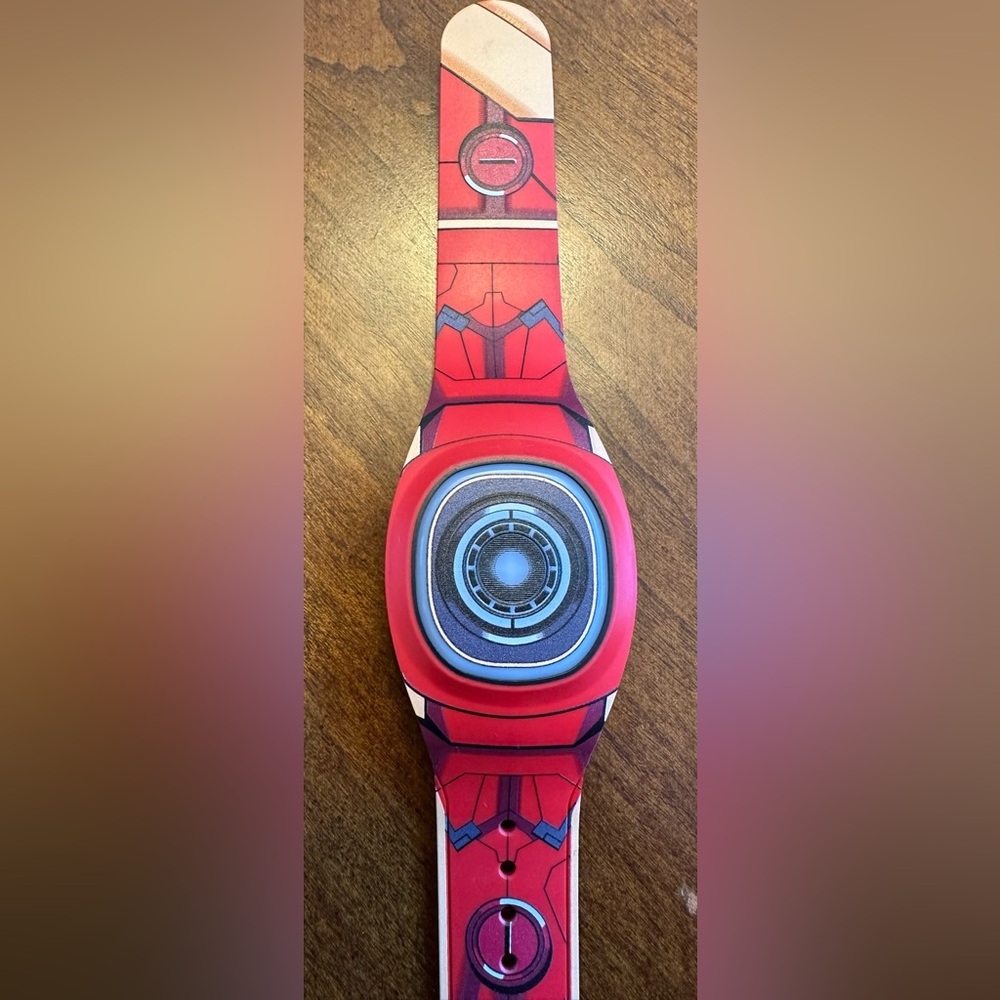 Iron Man MagicBand+ - NWOB - Unlinked - Picture 2 of 3